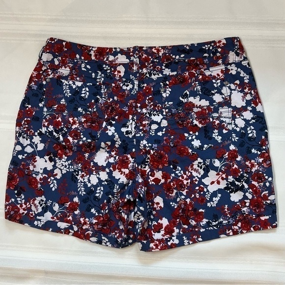 $5 ADD ON‎ with $15+ Bundle Bandolino Amy Short Floral Cuffed Shorts Sz 14 EUC - Picture 2 of 12
